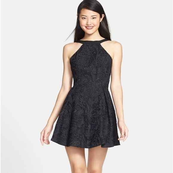 KEEPSAKE   - Picture 1 of 15